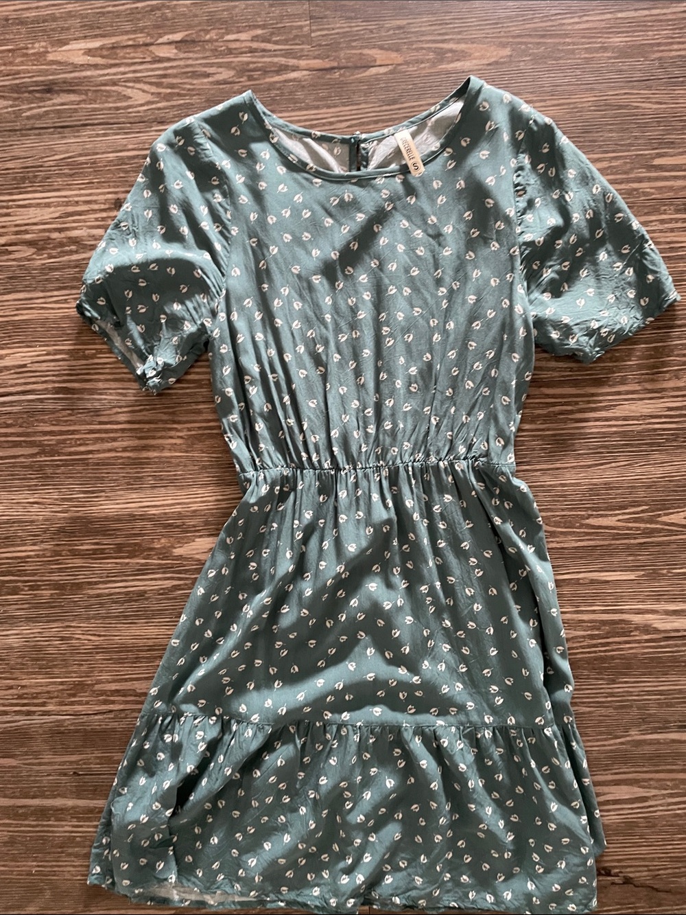 Green Floral Short-Sleeve Midi Dress